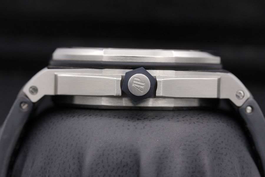 Audemars Piguet Royal Oak Offshore 15710ST.OO.A002CA.01